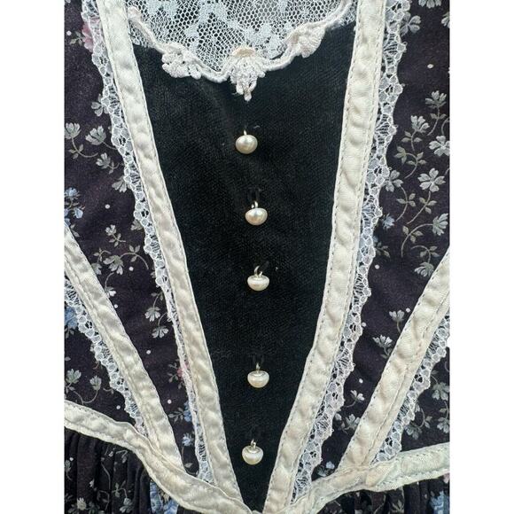 Vintage Girls Prairie Dress 1980s Black Floral Lace Victorian Style Size 6/7 - Picture 3 of 6